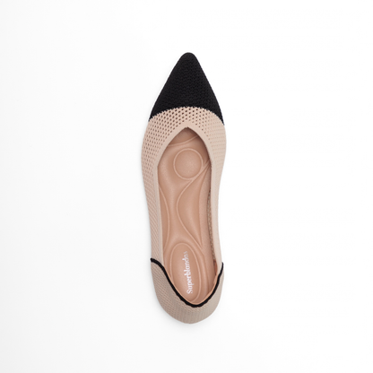 Superblandas Air beige y negro con tejido respirable y plantilla acolchada para mayor comodidad